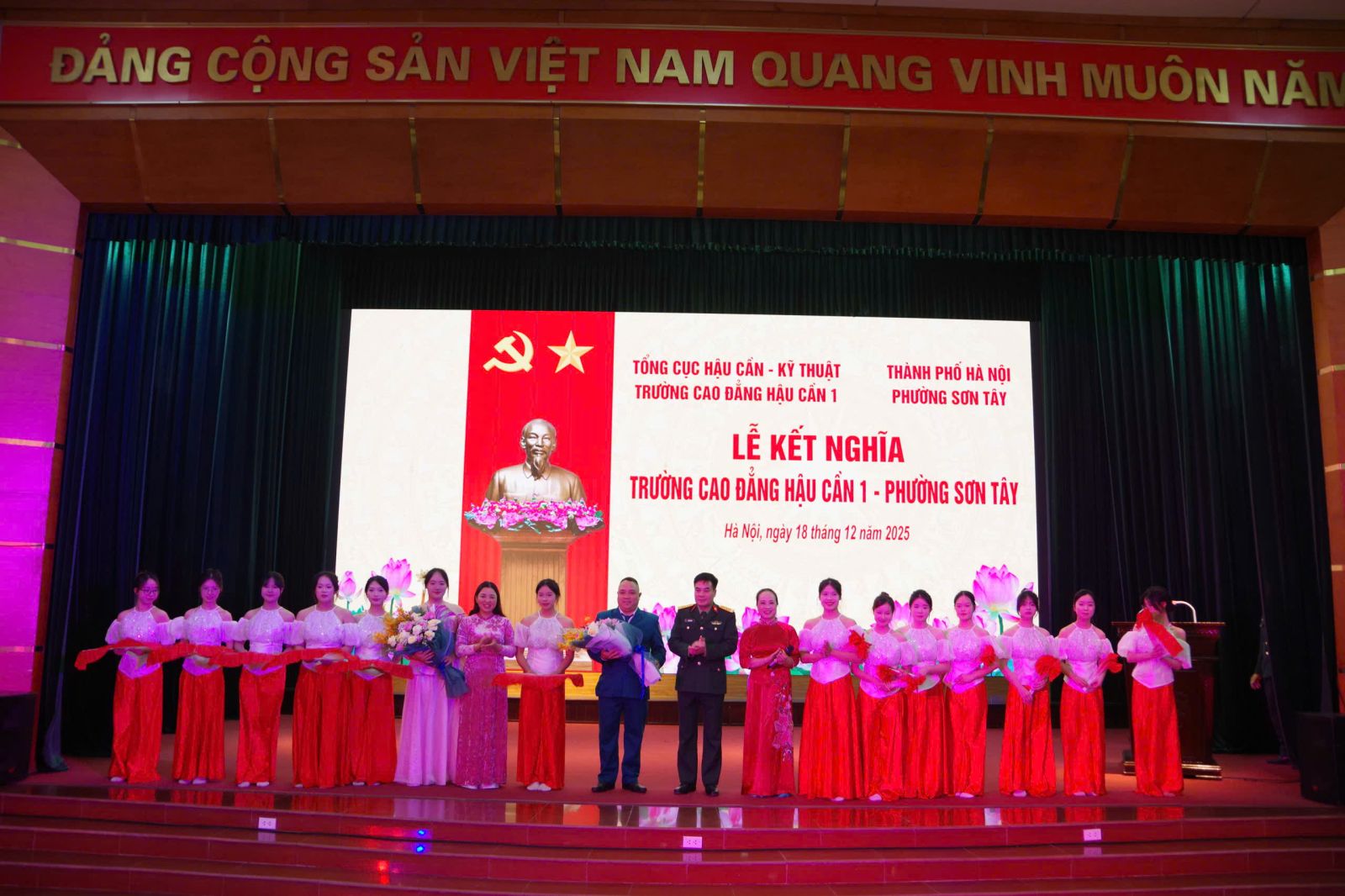 TRƯỜNG CAO ĐẲNG HẬU CẦN 1 TỔ CHỨC LỄ KẾT NGHĨA VỚI PHƯỜNG SƠN TÂY, THÀNH PHỐ HÀ NỘI