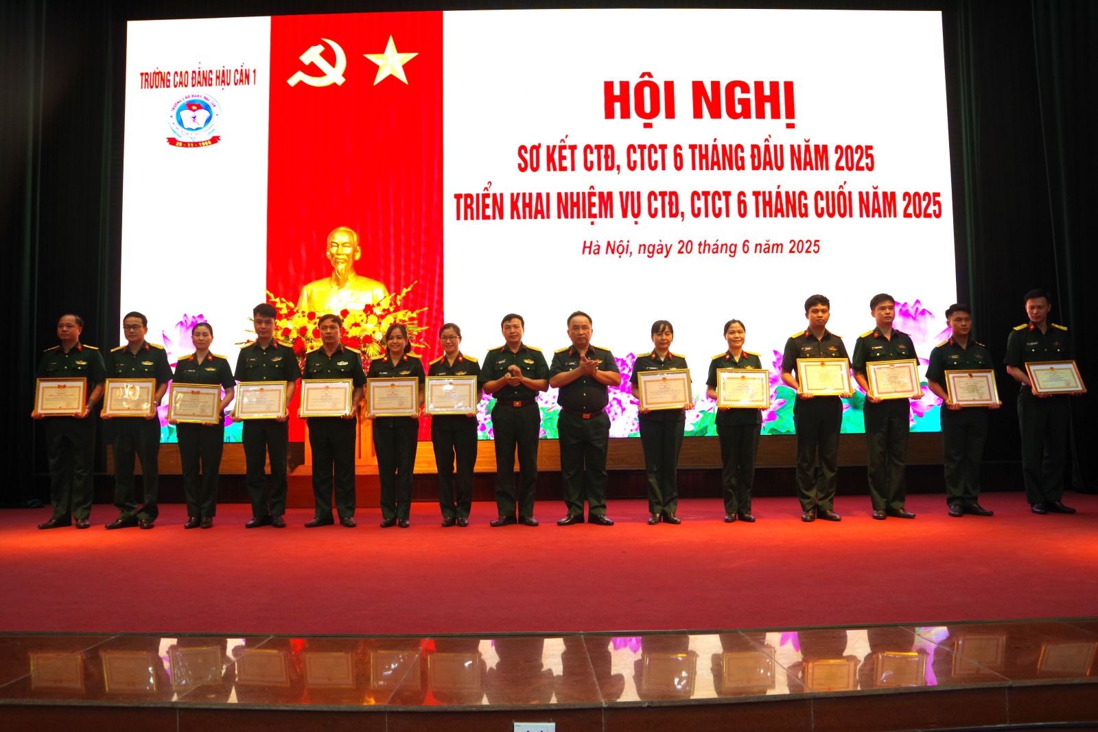 TRƯỜNG CAO ĐẲNG HẬU CẦN 1 TỔ CHỨC THÀNH CÔNG CÁC HỘI NGHỊ SƠ KẾT 6 THÁNG ĐẦU NĂM VÀ TRIỂN KHAI NHIỆM VỤ 6 THÁNG CUỐI NĂM 2025