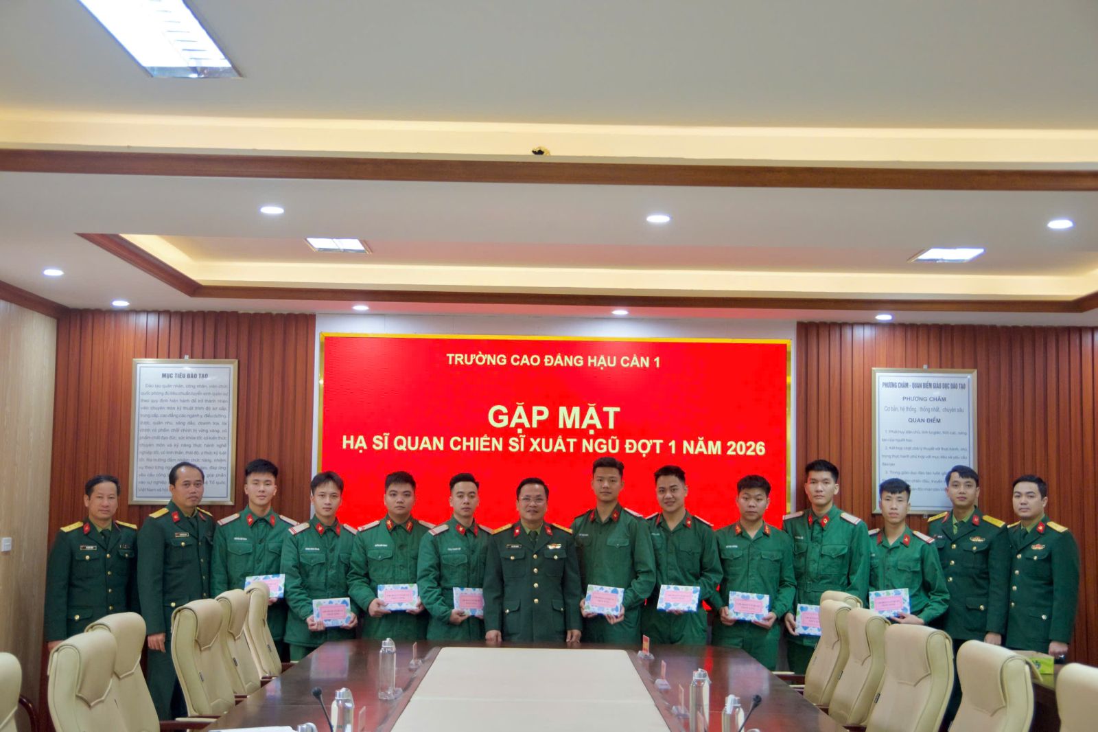 TRƯỜNG CAO ĐẲNG HẬU CẦN 1 TỔ CHỨC GẶP MẶT, CHIA TAY HẠ SĨ QUAN, CHIẾN SĨ XUẤT NGŨ NĂM 2026