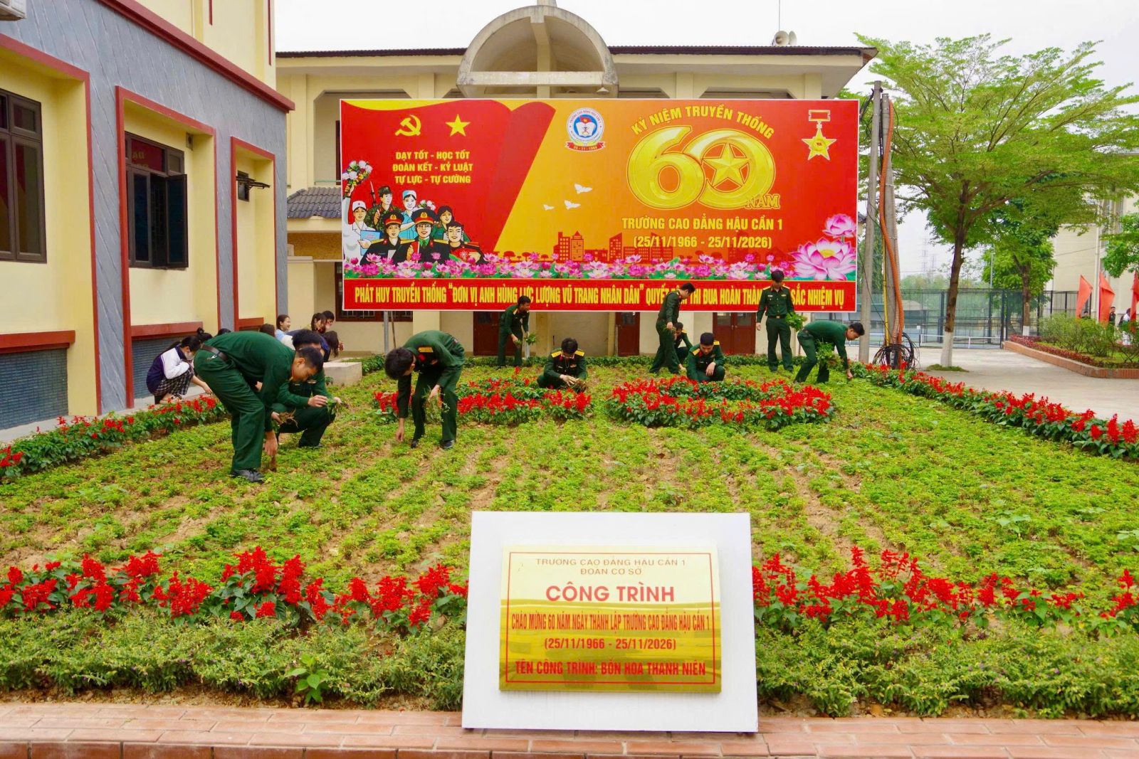 LAN TỎA TINH THẦN TÌNH NGUYỆN, TUỔI TRẺ TRƯỜNG CAO ĐẲNG HẬU CẦN 1 HÀNH ĐỘNG VÌ MÔI TRƯỜNG